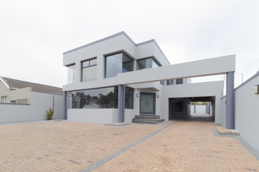 6 Bedroom Property for Sale in Athlone Western Cape